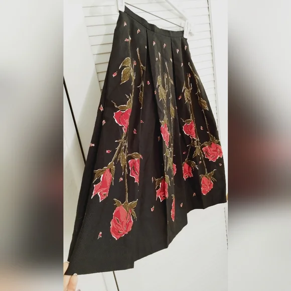 Vintage 80's Strawberry Fields Midi Floral Flair Pleated T Length Skirt. - Picture 3 of 12